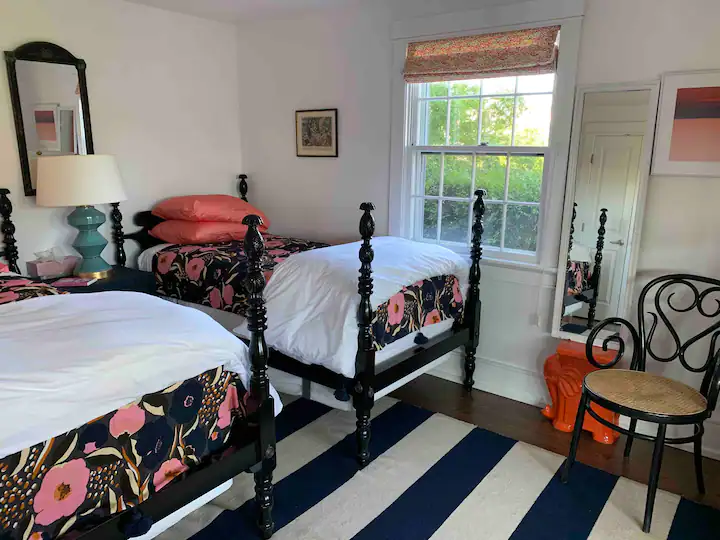 66 Hulbert Avenue – Beach House Picture # 25