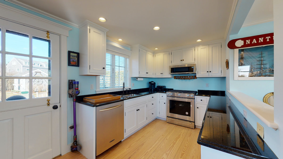 35 Hummock Pond Road Picture # 7