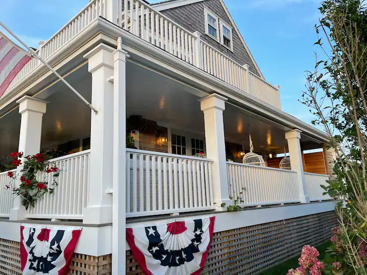 66 Hulbert Avenue – Beach House: Main Picture