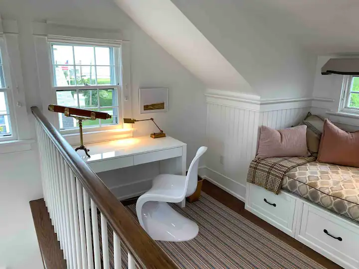66 Hulbert Avenue – Beach House Picture # 13