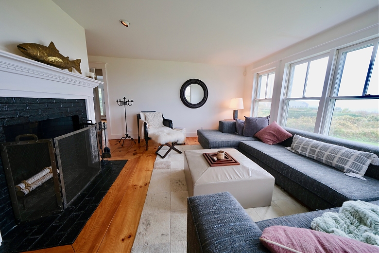 90 Baxter Road Picture # 4