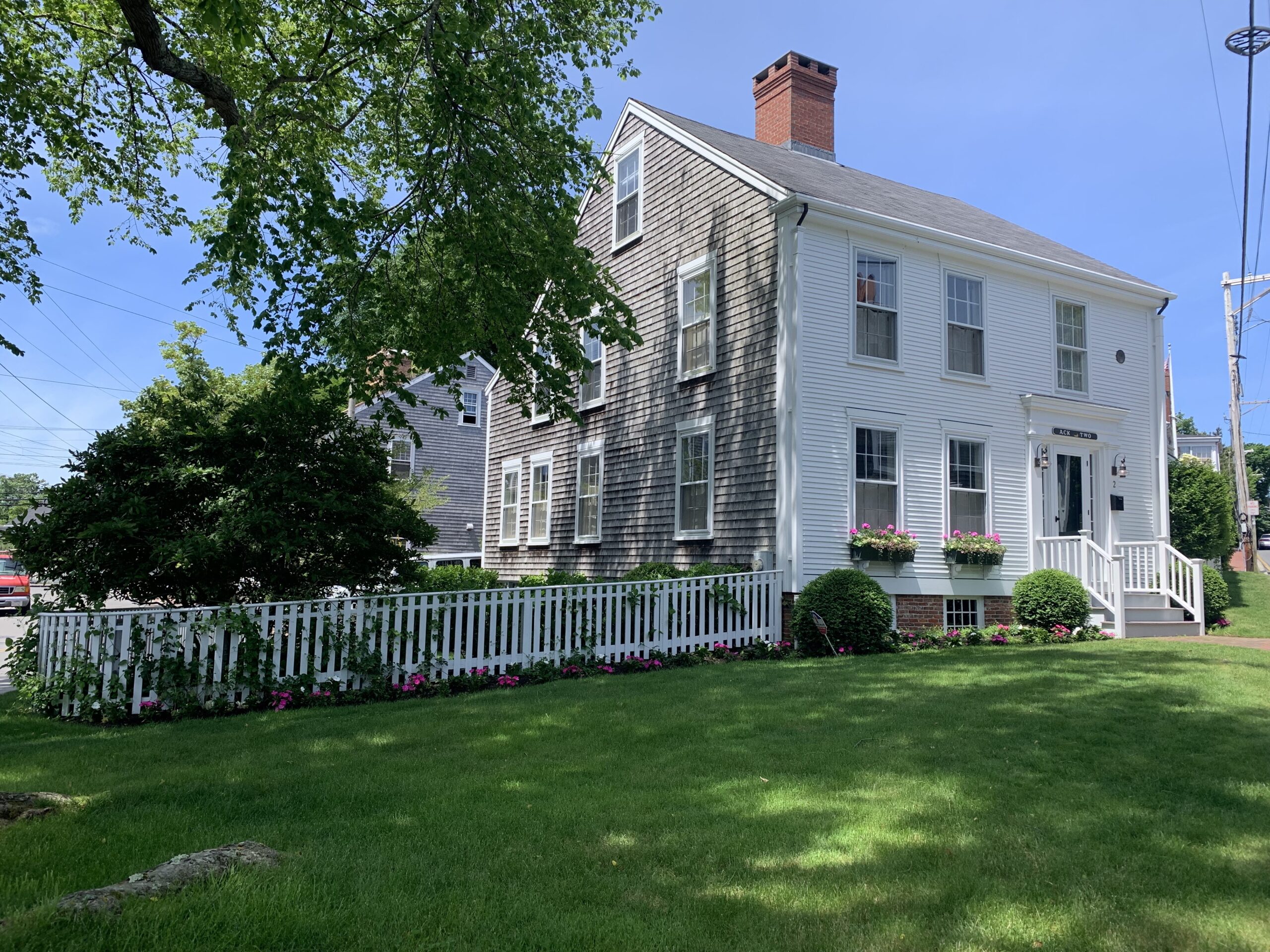 2 Cliff Road: Main Picture