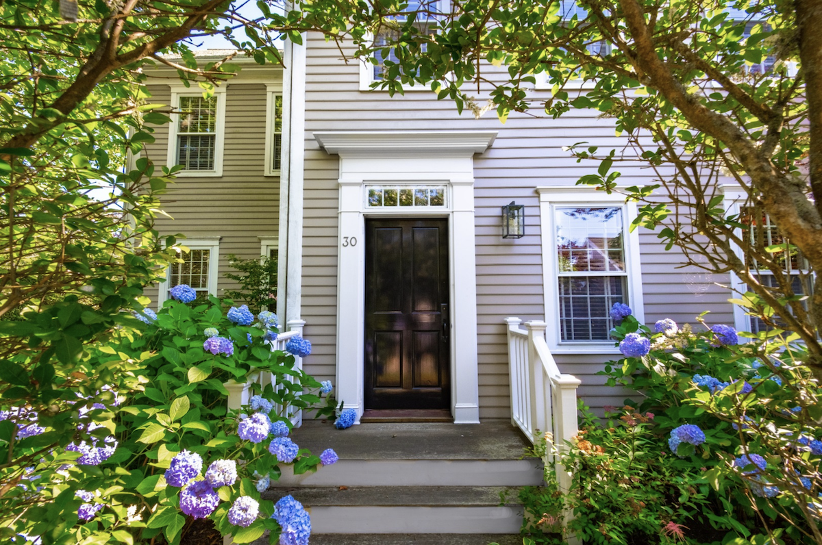 30 Woodbury Lane Picture # 2