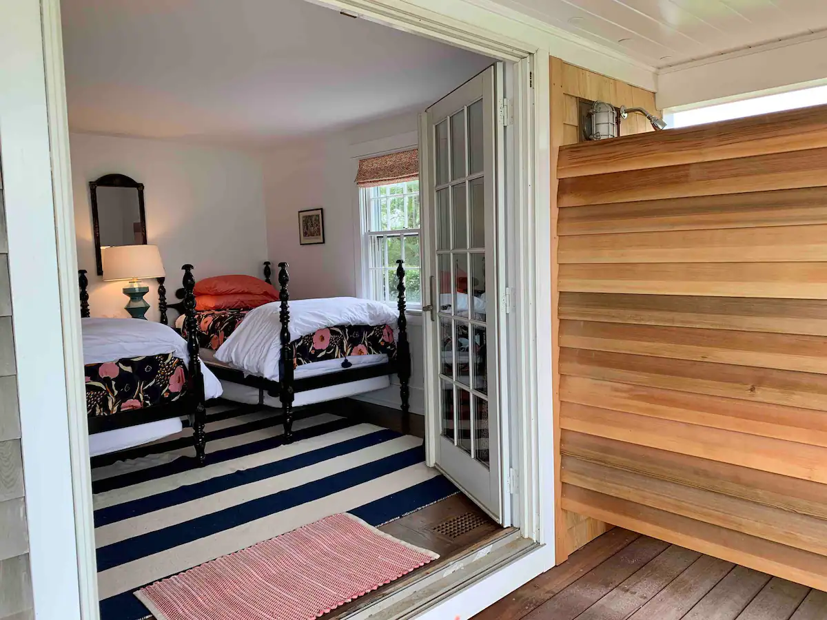66 Hulbert Avenue – Beach House Picture # 24
